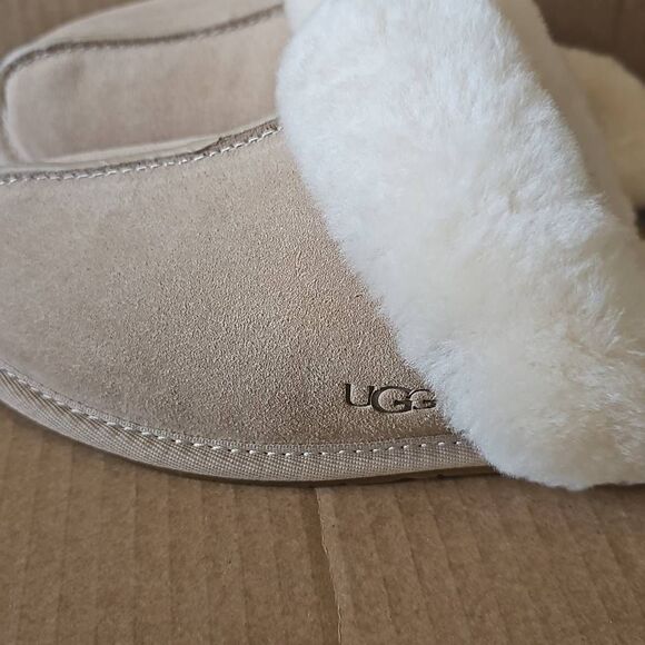 UGG Australia Scuffette II Slipper for Women. Sand size 7 New with original box - Picture 7 of 9